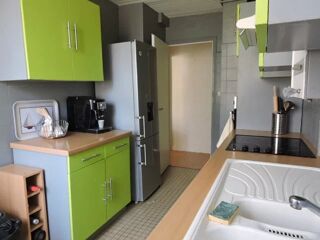  Appartement à louer 6 pièces 83 m²