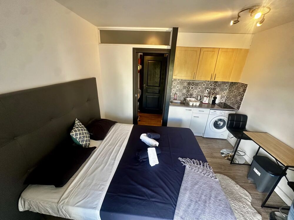 Vente Appartement studio 24 m2, avec balcon entièrement rénové , piscine la mer a La grande-motte