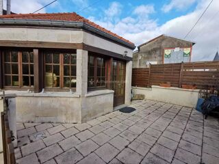  Immeuble à vendre 15 + pièces 764 m² Bourg-sainte-marie