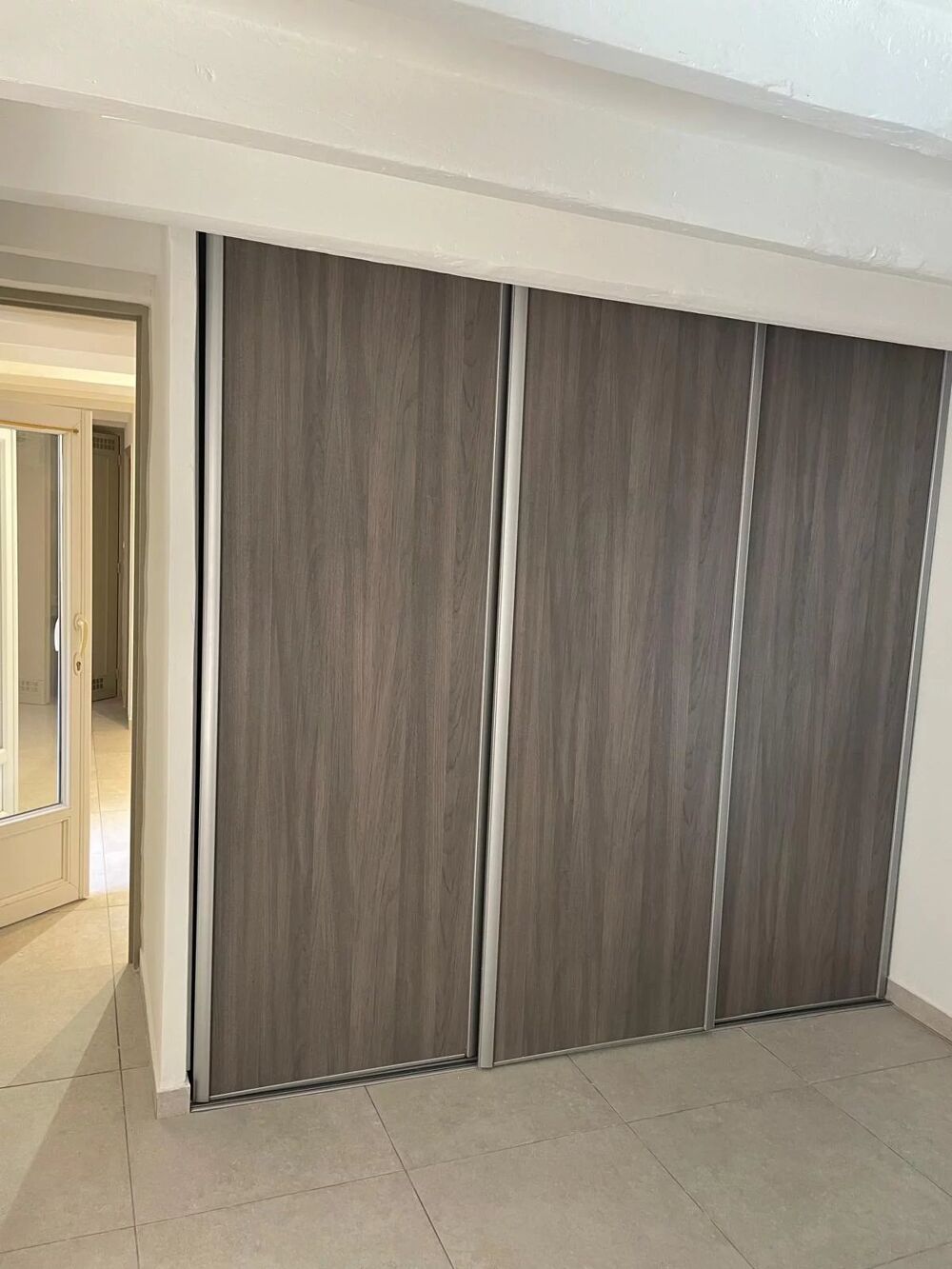 Location Appartement Trois pièces avec terrasse, jardin et deux places de parking Nice