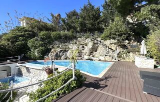  Villa  vendre 8 pices 272 m