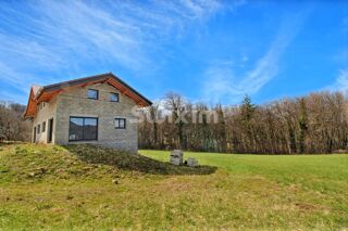  Maison � vendre 8 pi�ces 210 m�