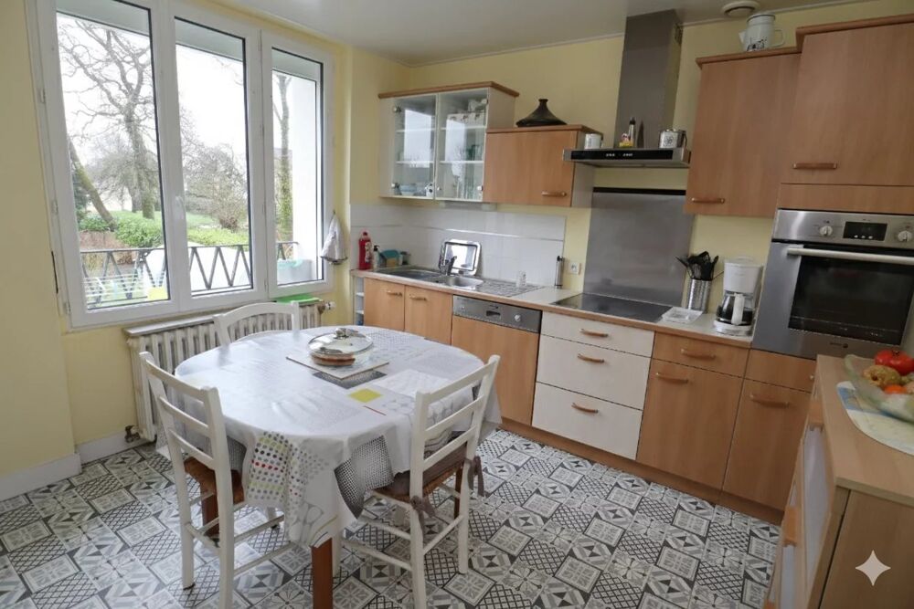 CARHAIX, maison proche centre Ville