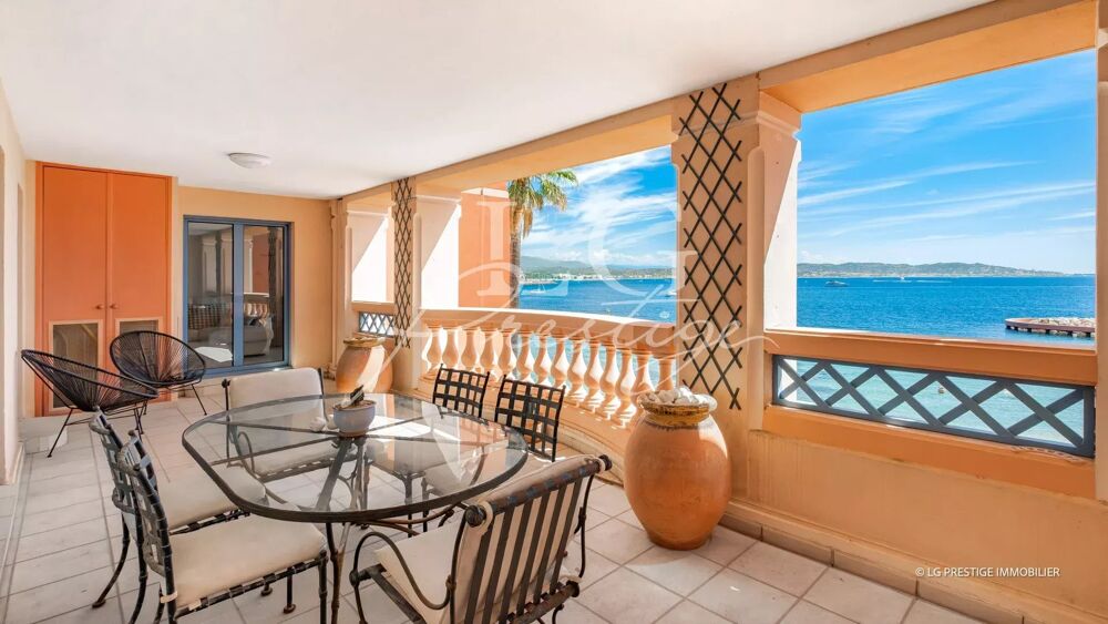 EXCEPTIONNEL  APPARTEMENT PIEDS DANS LEAU