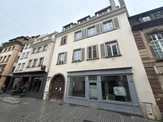  Immeuble à vendre 15 + pièces 1205 m²