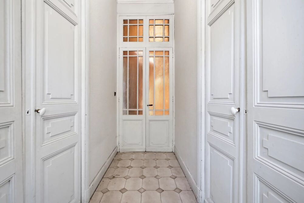 Maison bourgeoise avec cour et garage