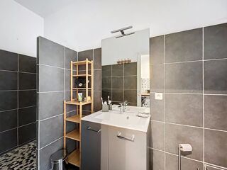  Immeuble � vendre 9 pi�ces 180 m�