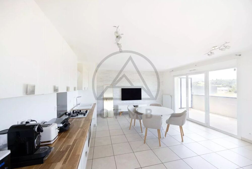 Appartement T4 de 87 m² avec terrasse, garage double et vue déga