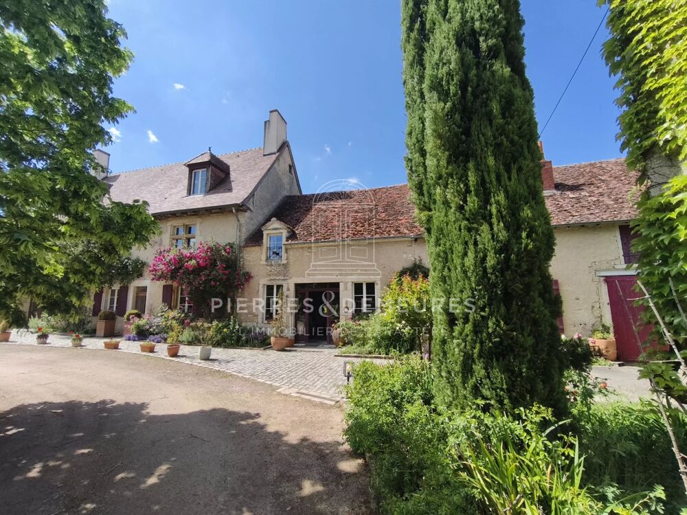 Vente Maison Maison du XVème siècle avec piscine dépendances sur parc de 5330 Givardon