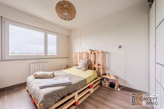  Appartement à louer 4 pièces 79 m²