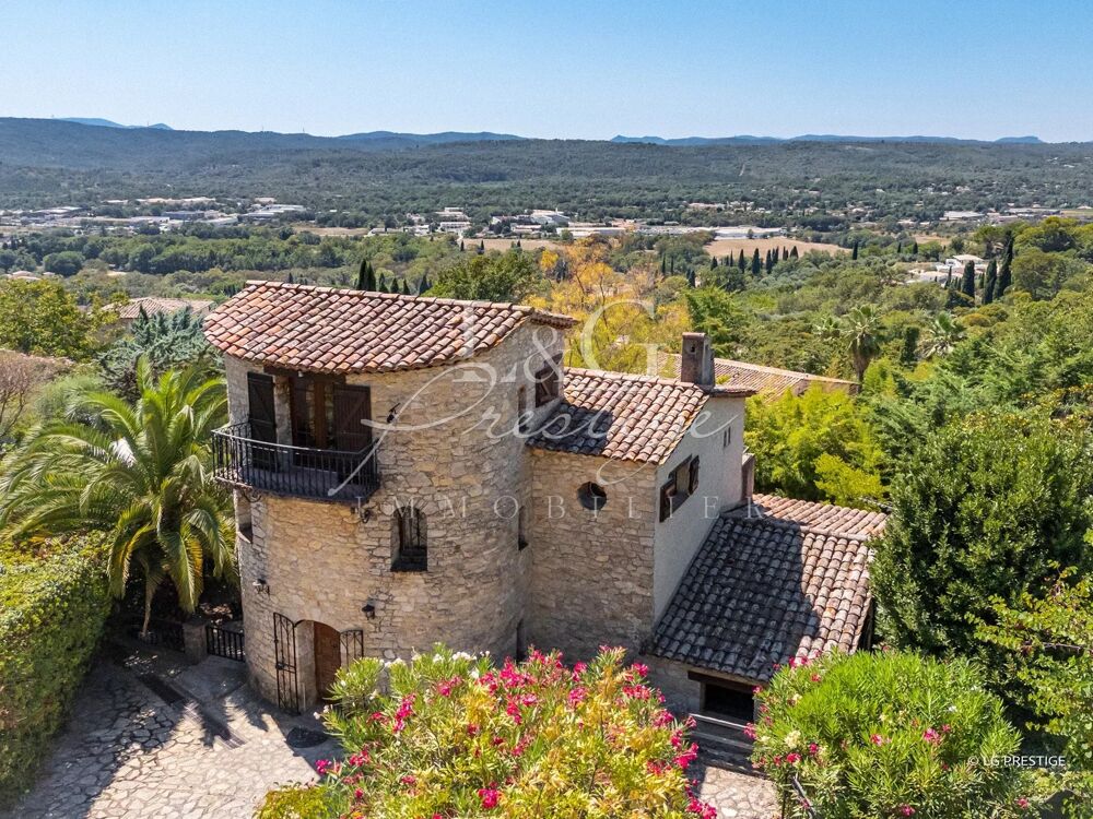 À Vendre Villa Montauroux avec Piscine, 5 Pièces, 111m²