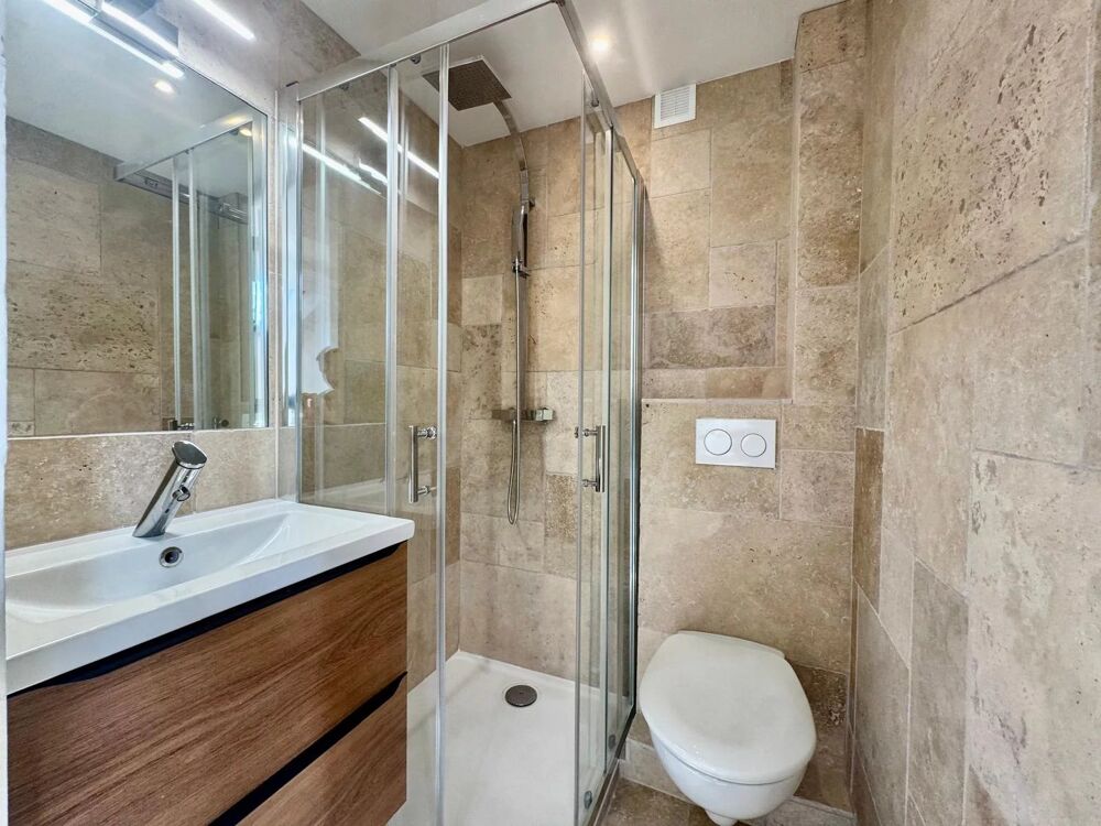 Vente Appartement 2 p Port /  République Nice