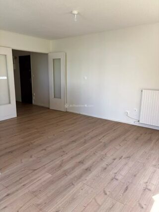  Appartement à louer 3 pièces 70 m²
