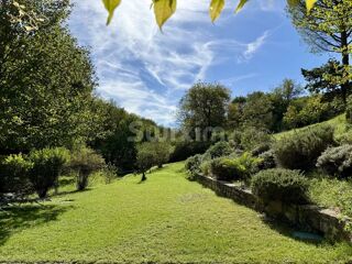  Maison  vendre 10 pices 280 m