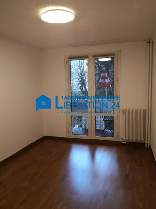  Appartement à louer 3 pièces 86 m²