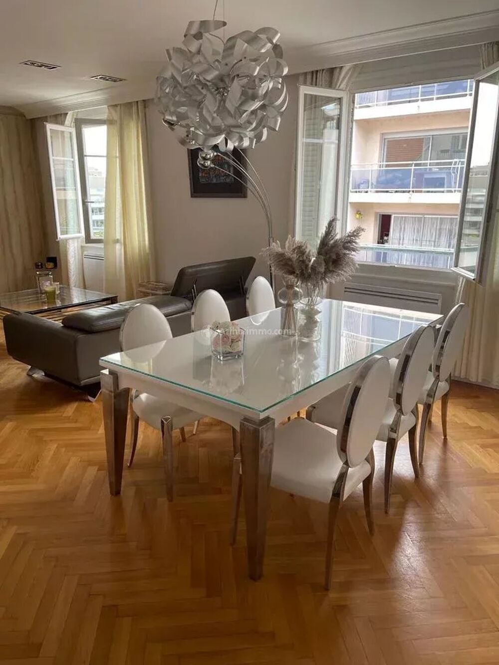 Location Appartement Superbe T4 meublé de 109 m² à Gratte-ciel Villeurbanne Villeurbanne