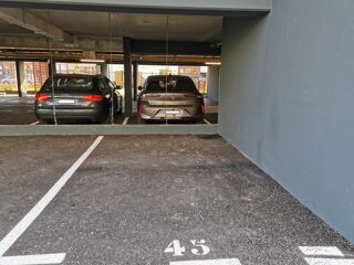  Parking / Garage  louer 