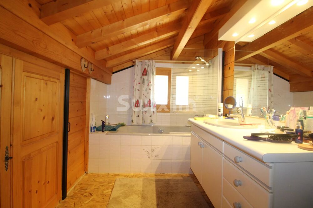 À vendre  Chalet en madriers 4 pièces avec terrasse panoramique