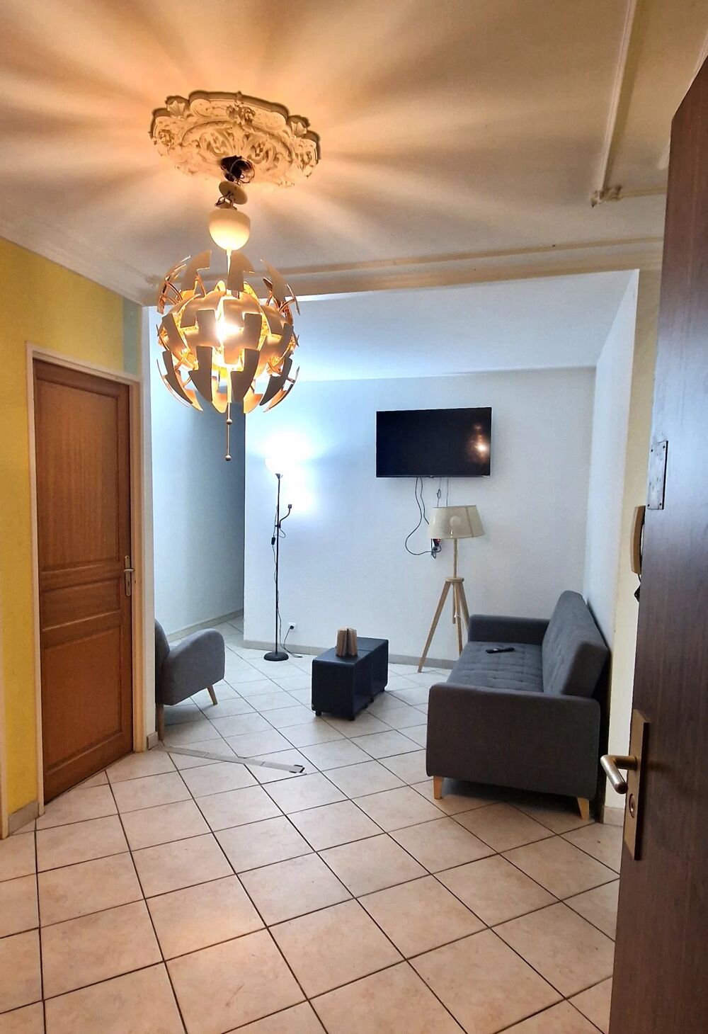 CHAMBRE MEUBLEE DANS UN GRAND APPARTEMENT