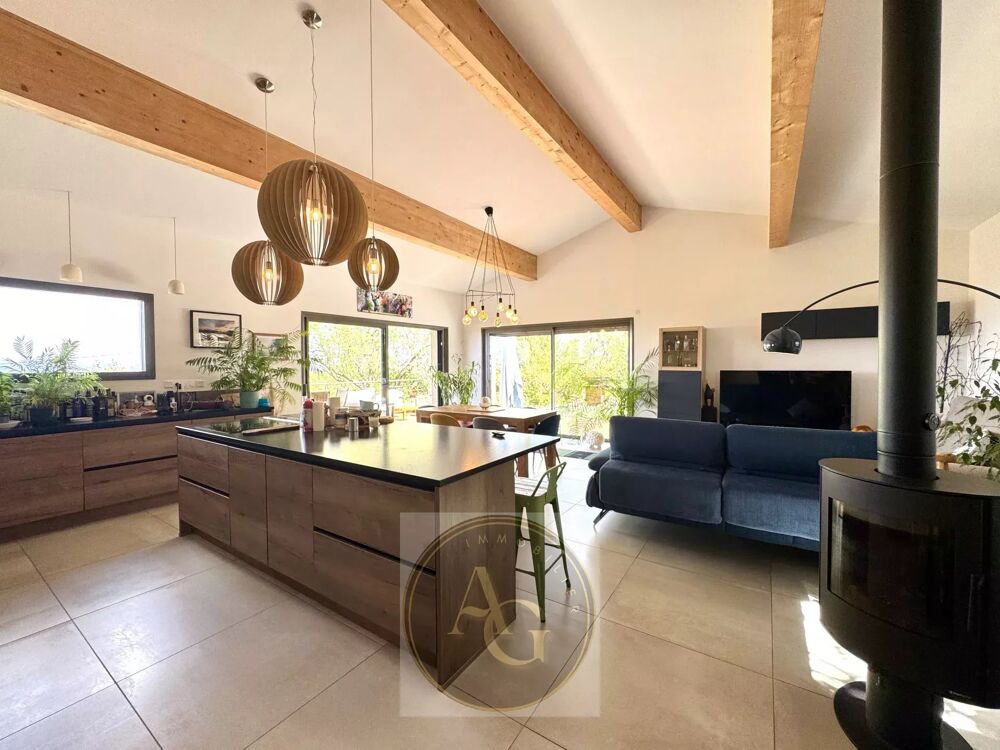 Villa T6 de 160m2 avec piscine et vue panoramique montagne noire