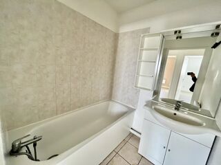  Appartement à louer 3 pièces 65 m²