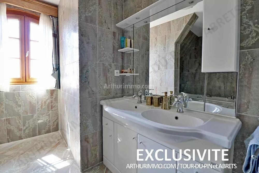 à vendre  Maison La Tour-du-Pin (38110)