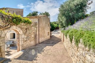  Villa à vendre 7 pièces 300 m²