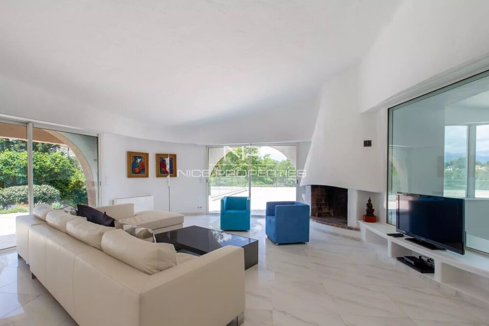 Somptueuse propriété de 540 m² avec piscine et garage, sur un pa
