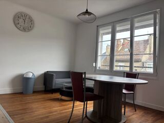  Appartement à louer 2 pièces 28 m²