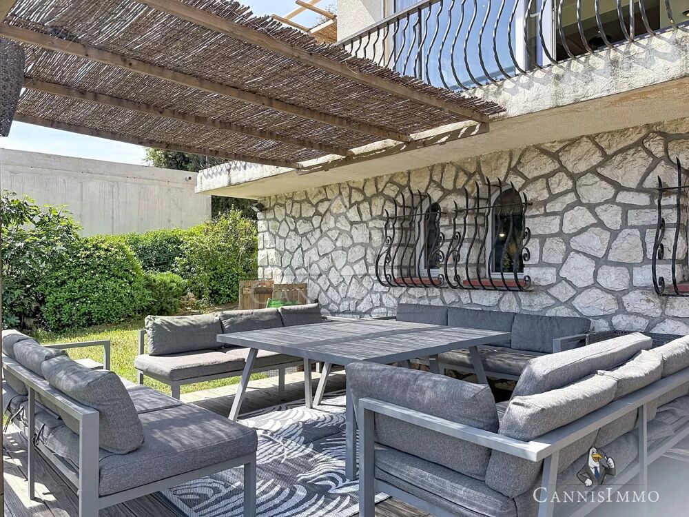 MAISON ANTIBES 9 PIECES - VUE MER ET MONTAGNE - PISCINE - 2 200M