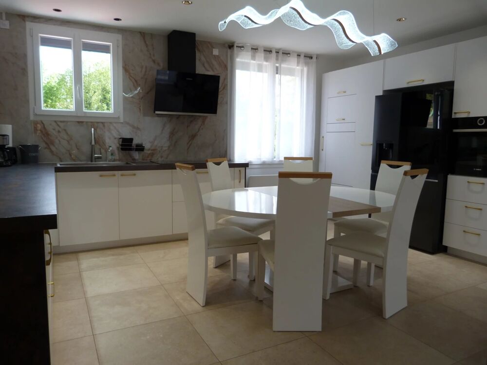 Vente Maison Bourges : Maison T.7- 6 Chambres sur 177 M² Bourges