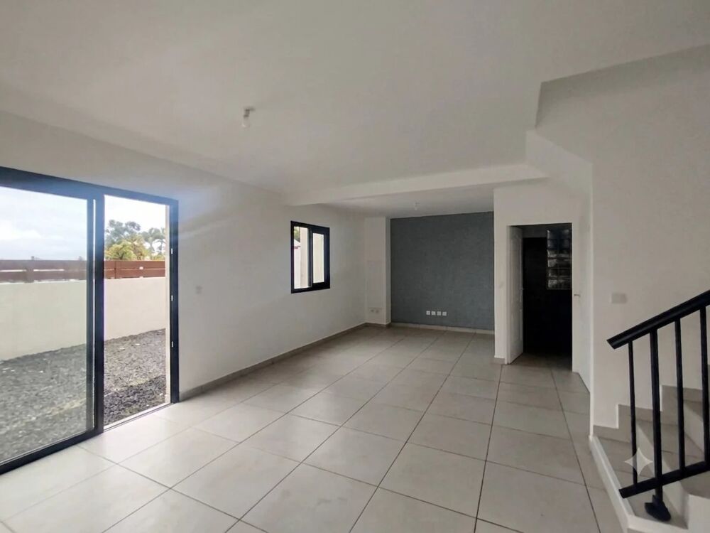 Maison F4 avec étage  La Rivière Saint-Louis