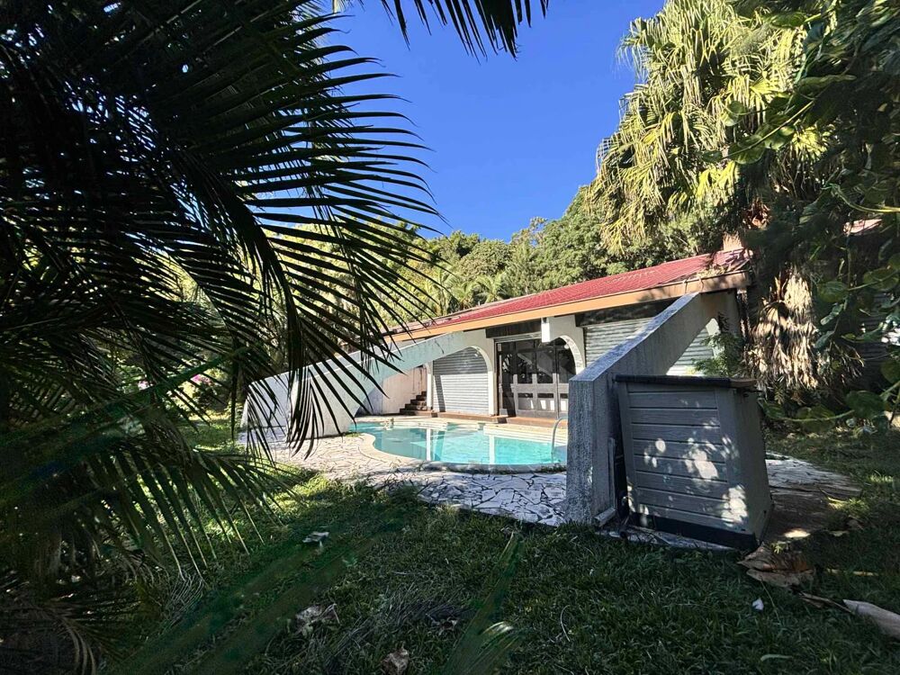 Propriété - 8 pièces - terrain de 4800 m²