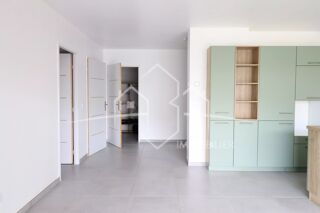  Appartement à louer 3 pièces 80 m²