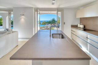  Villa  vendre 6 pices 320 m