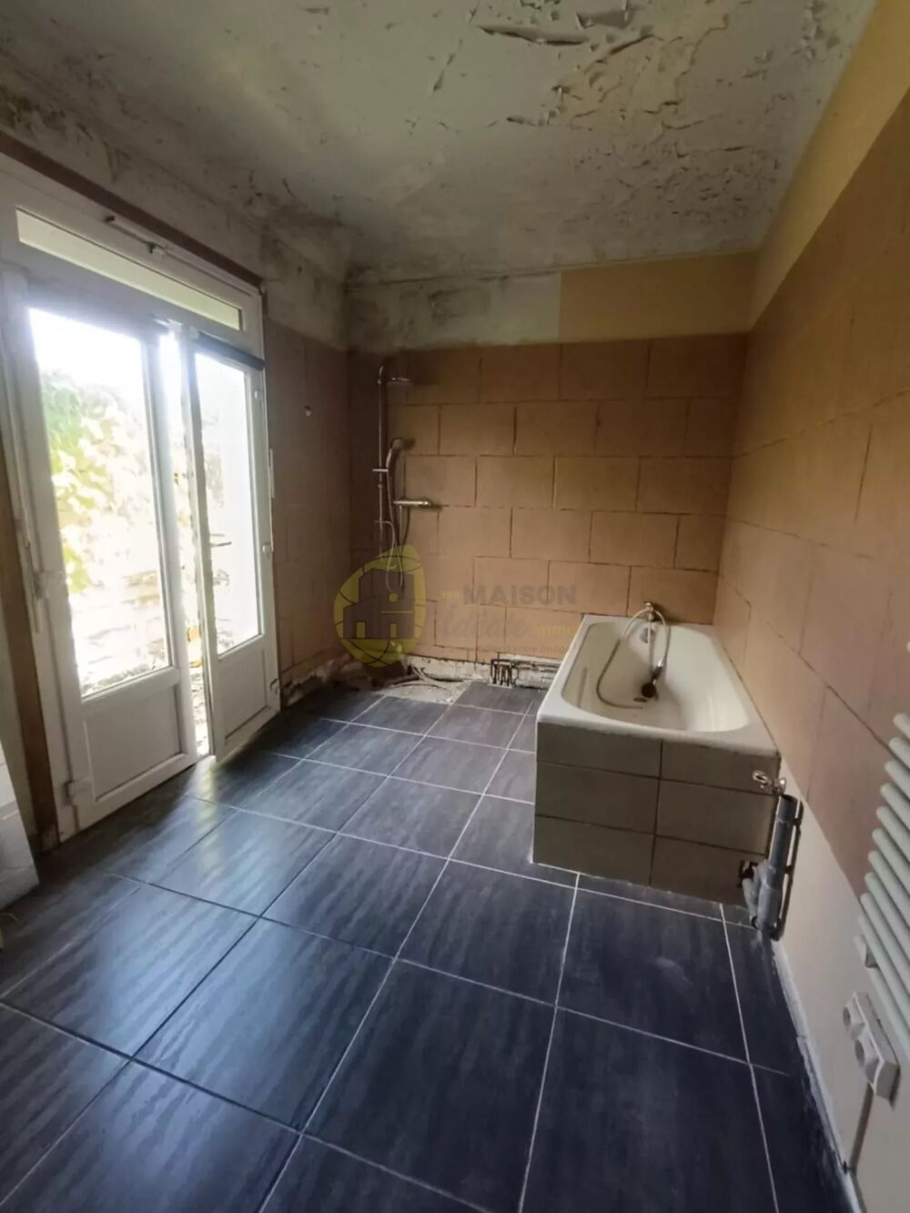 Vente Maison Charming 45 m² House for Sale in Issoudun, France Issoudun