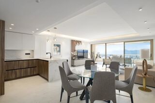 Vente Appartement Cannes La Californie Vue Mer Superbe 4 pièces de 92 m² Cannes