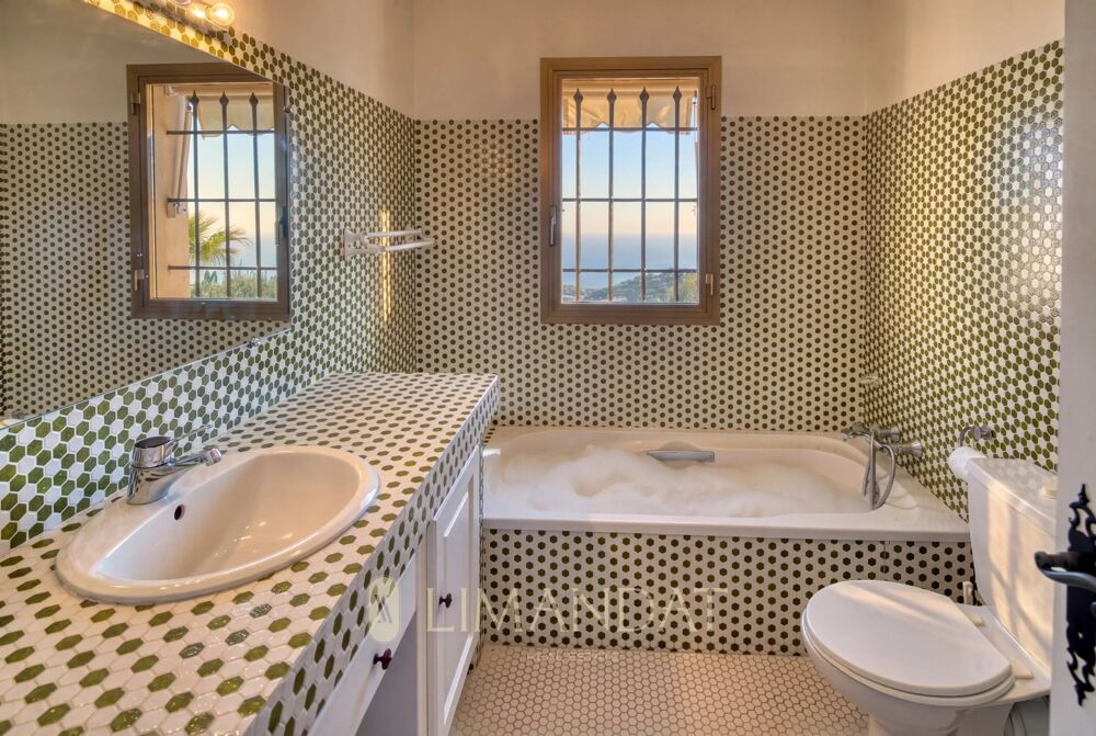 � vendre  Maison Roquebrune-Cap-Martin (06190)