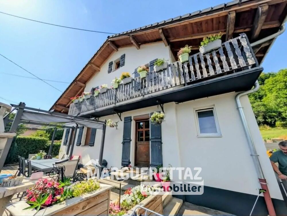 Charmante maison de village à Taninges, 4 pièces, 84 m²
