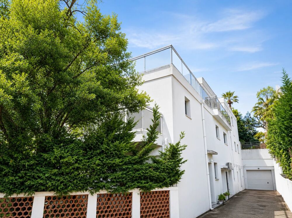 Vente Maison CANNES – MONTROSE | VILLA 303 M² AVEC PISCINE ET FORT POTENTIEL Cannes