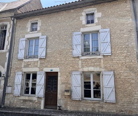 Spacieuse maison de village dans le pittoresque village de Verte 130800 Verteuil-sur-Charente (16510)
