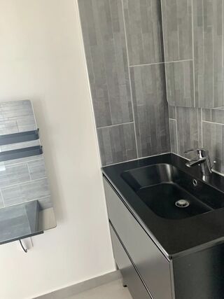  Appartement à louer 2 pièces 33 m²