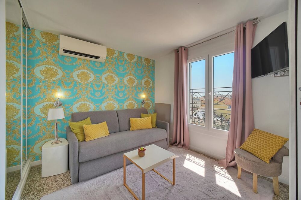 Vente Appartement Appartement 3 pièces au calme, dernier étage en plein centre de Cannes