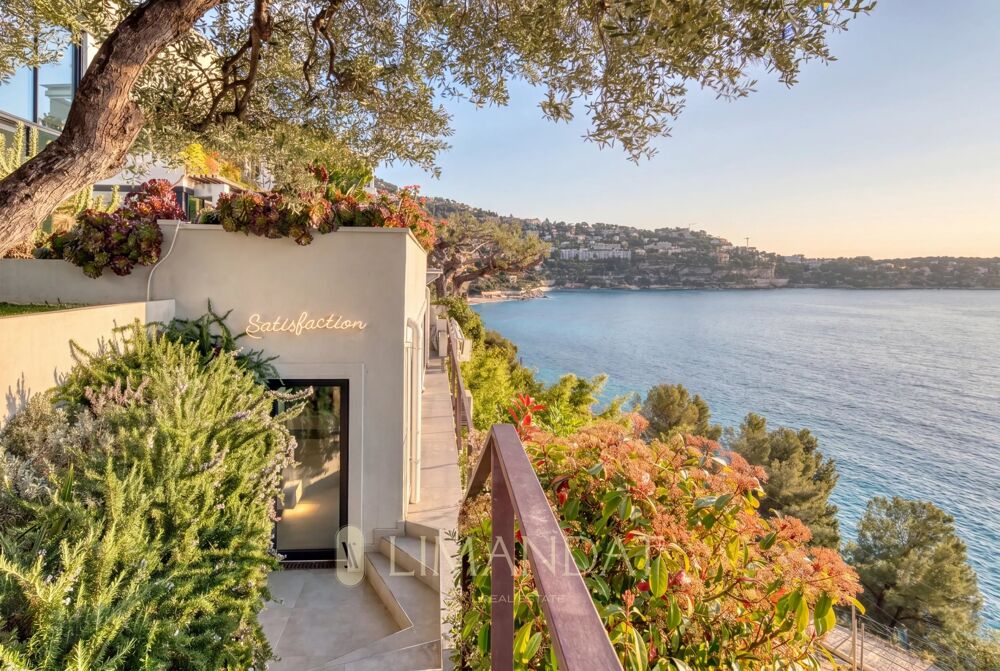   Roquebrune-Cap-Martin - Villa front de mer - 5 chambres - À dix Provence-Alpes-Côte d'Azur, Roquebrune-Cap-Martin (06190)