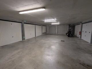  Parking / Garage  vendre 12 m