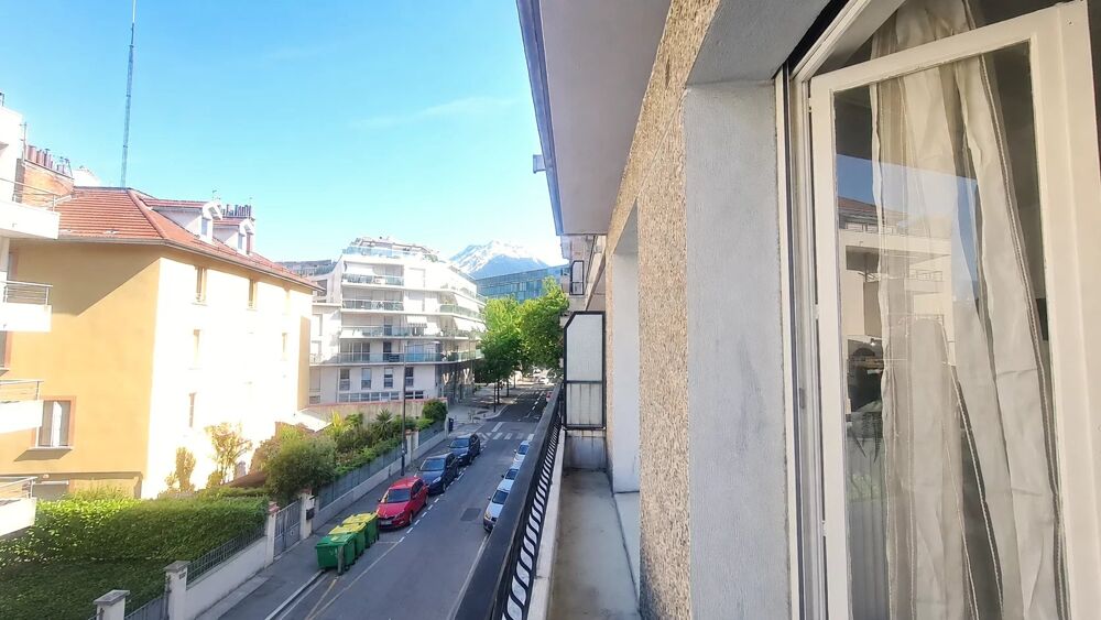 GRENOBLE Europole - Studio meublé 32m2