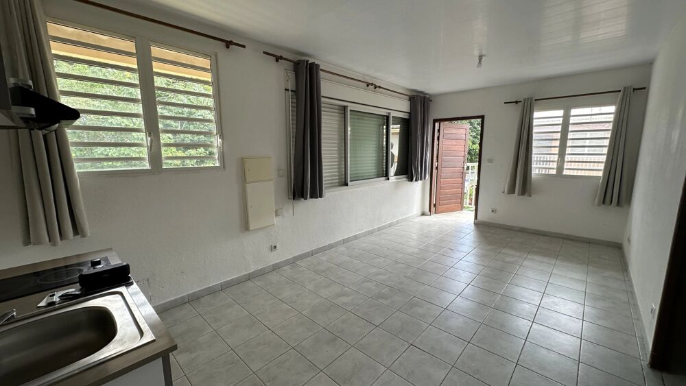 CAYENNE  APPARTEMENT T2 DANS LA RÉSIDENCE ESTUDOM