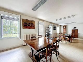  Immeuble � vendre 15 + pi�ces 1800 m�