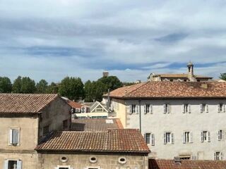  Appartement à louer 5 pièces 160 m²