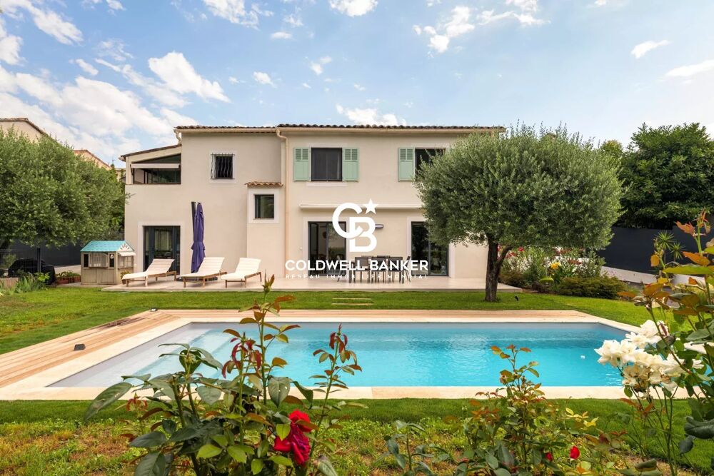 Villa rénovée à pied du village - calme absolu